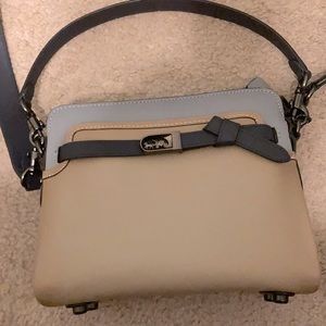 New Coach Tate 18 Crossbody Handbag in  gray & tan color with black accents.